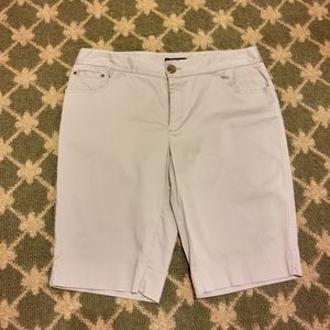 3/$15 EUC Jones New York Signature Stretch Shorts Women's SZ 6